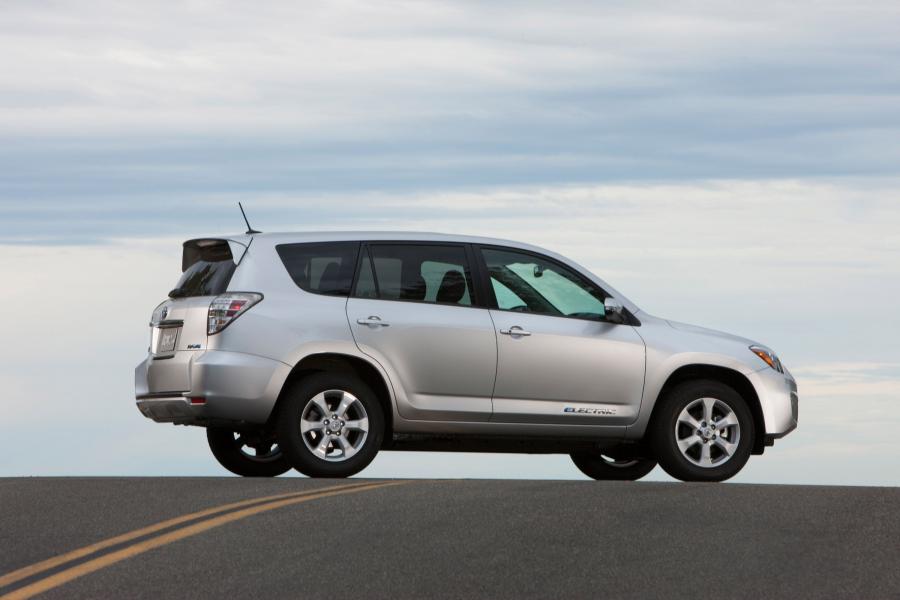  Toyota RAV4 EV 2012 года  (фото 33 из 107)